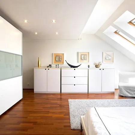 Luxury Penthouse شقة *