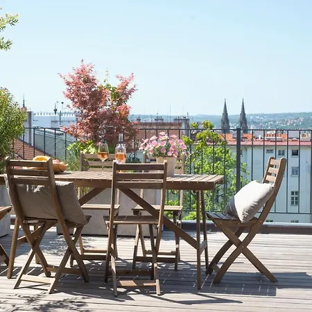 Luxury Penthouse Apartment *